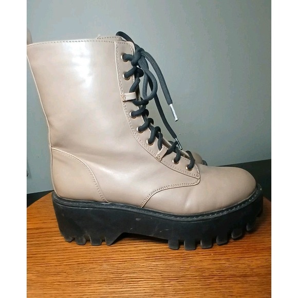 Eletra Women's Tan Lace Up Chunky Platform Combat Boots US 7.5 - Picture 1 of 10